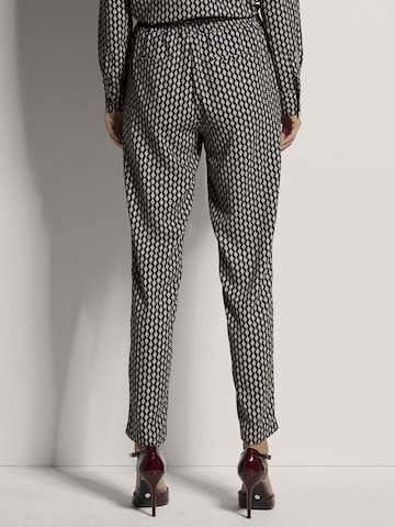 MADELEINE Tapered Bandplooibroek in Zwart