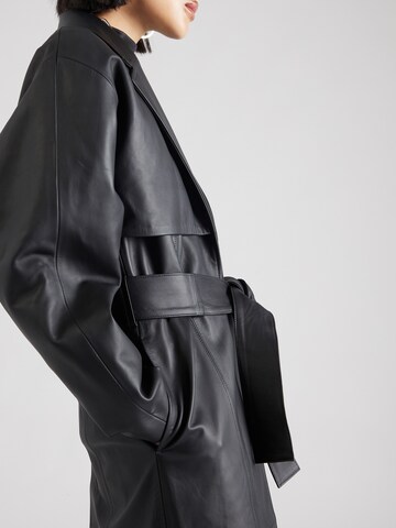 Palton de primăvară-toamnă de la Calvin Klein pe negru