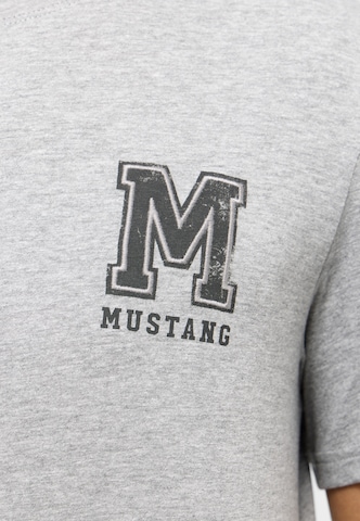 MUSTANG T-Shirt in Grau