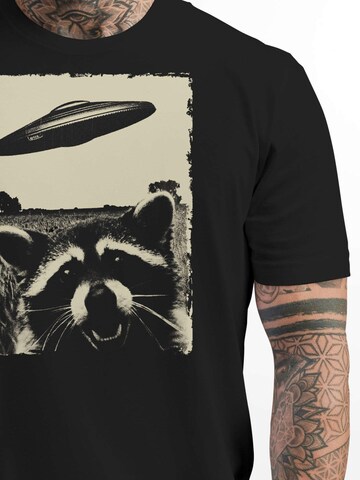 Neverless Shirt 'Ufo Waschbär Brustprint' in Black
