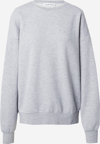 STUDIO SELECT Sweatshirt 'Ireen' i grå: forside