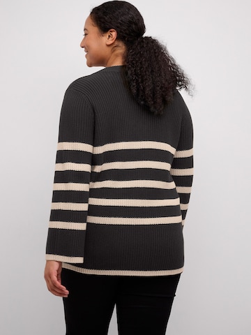 KAFFE CURVE Sweter 'Iri' w kolorze czarny