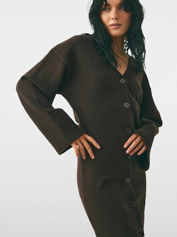 Noella Kjole ' Lenyxanna ' i brun: forside