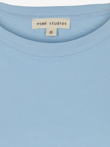 Esmé Studios T-shirt 'Signe' i blå