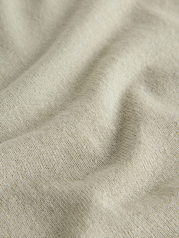 The Set Top in Braun