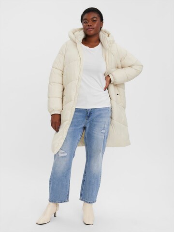 Manteau d’hiver 'Uppsala' Vero Moda Curve en beige