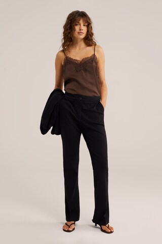 WE Fashion Буткат Плиссированные брюки в Черный