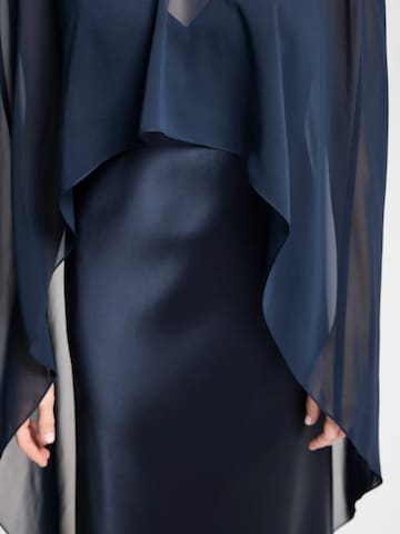Rochie de seară de la SWING pe albastru