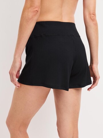 Pantaloncini da pigiama 'Feminine Lounge' di CALIDA in nero