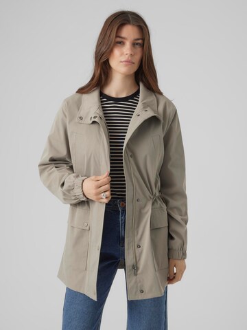 Veste mi-saison 'CHELSEA SIA' VERO MODA en gris : devant