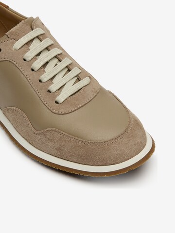 LOTTUSSE Sneakers 'Mancor' in Brown