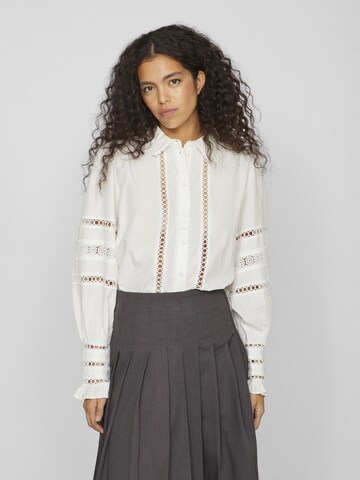 VILA Blouse in White: front