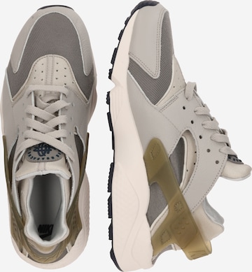 Nike Sportswear Rövid szárú sportcipők 'Air Huarache' - szürke