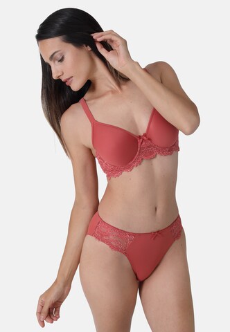 sassa Slip 'CLASSIC LACE' in Red: front