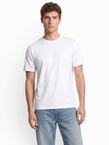 No Excess T-Shirt in Weiß: Vorderseite