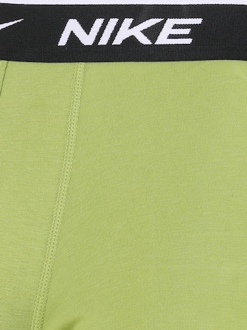NIKE Športové nohavičky - Zelená