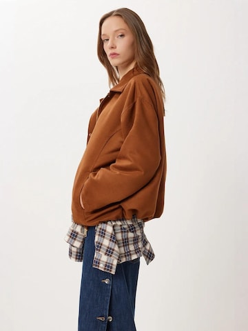 Happiness İstanbul Tussenjas in Bruin