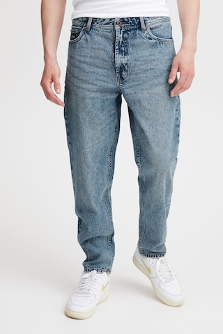 !Solid Regular Jeans in Blue: front