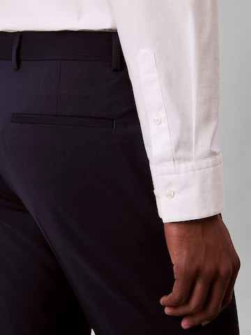 Calvin Klein Slimfit Bügelfaltenhose in Schwarz