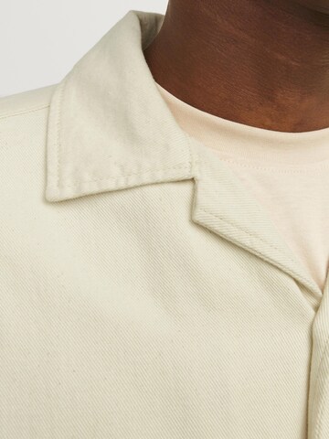 JACK & JONES Comfort fit Button Up Shirt 'JJIANTHONY' in Beige