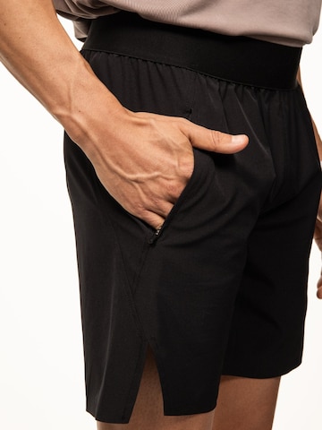 saved lab Regular Workout Pants 'SL-450 Short Black' in Black