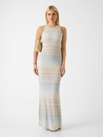 GUESS - Vestido de punto en beige: frente