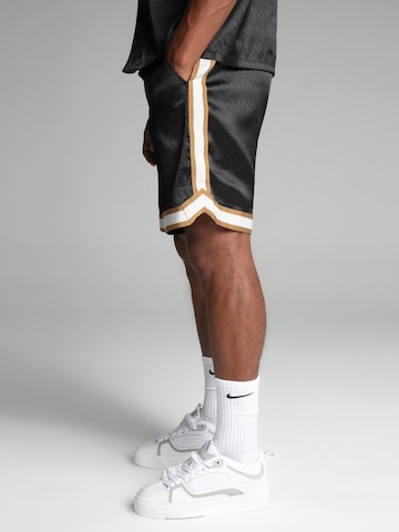 regular Pantaloni di SikSilk in nero