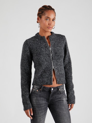 WEEKDAY Strickjacke 'Odora' in Grau: Vorderseite