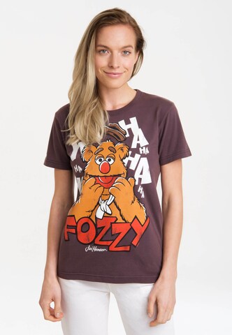 LOGOSHIRT T-Shirt 'Muppet Show - Fozzie Bär' in Braun: predná strana