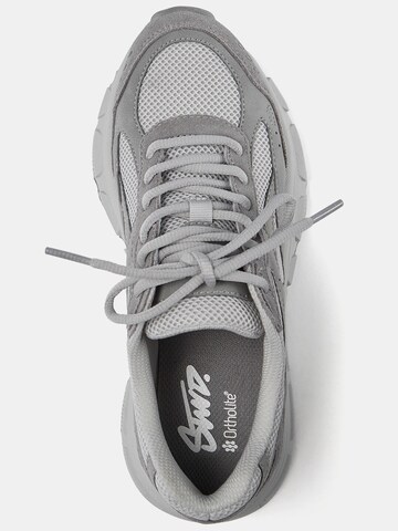 Sneaker bassa di Pull&Bear in grigio