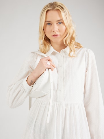 Y.A.S Sukienka koszulowa 'TIA' w kolorze biały
