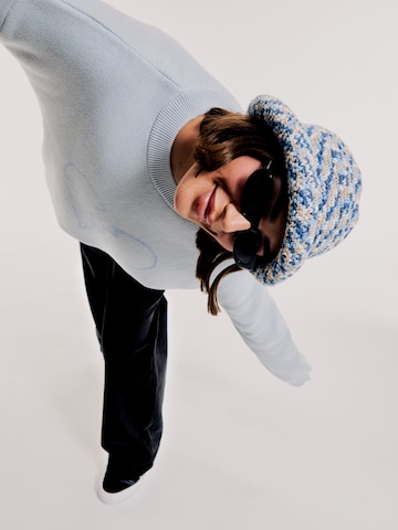 OUT OF ORBIT Beanie 'Kate' in Blue