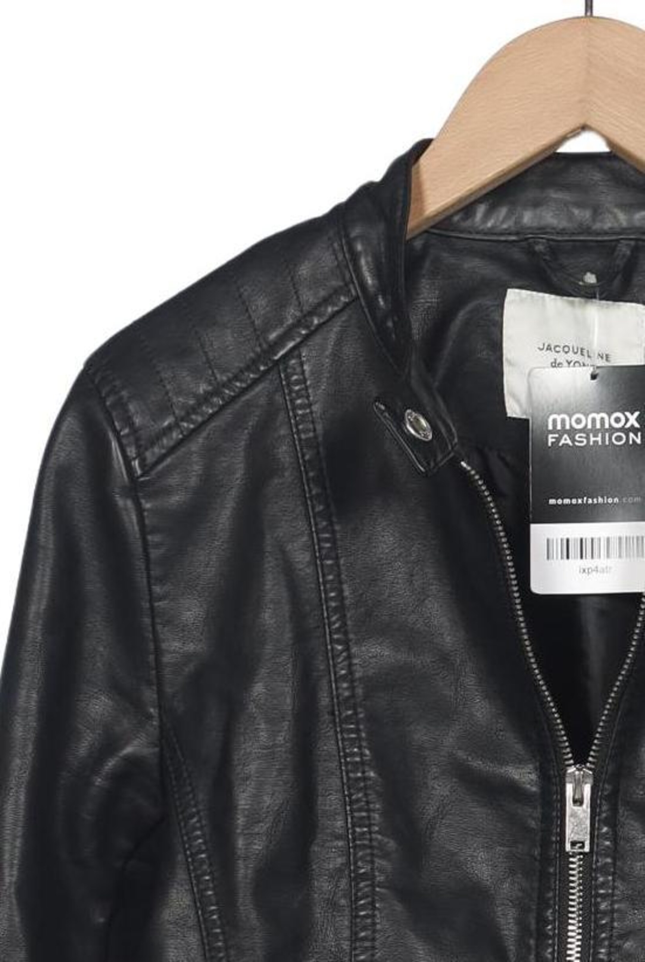 JDY Jacket & Coat in XS in Black