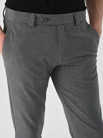 Slimfit Pantaloni di Antioch in grigio