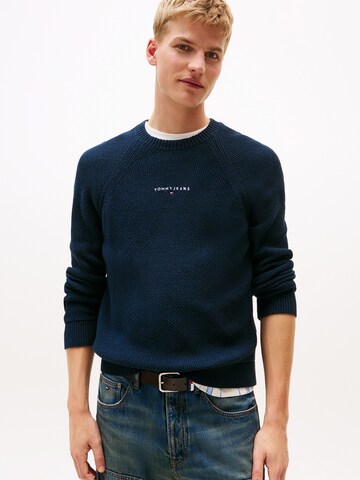 Pull-over Tommy Jeans en bleu : devant