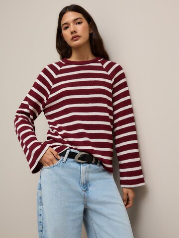 Pull-over Next en rouge : devant