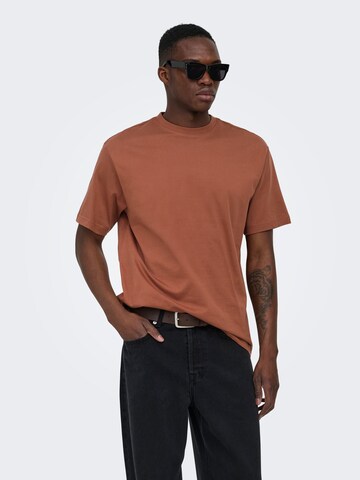 Only & Sons T-shirt 'Fred' in Braun: Vorderseite