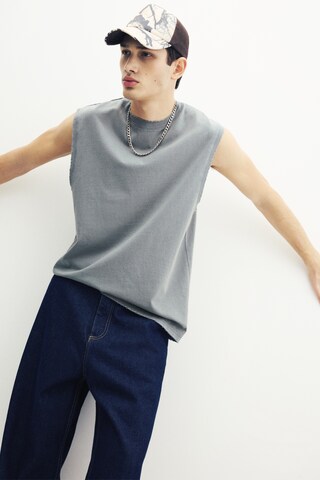 Pull&Bear Shirt in Grey