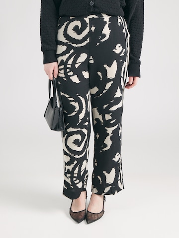 ONLY Carmakoma Wide leg Broek in Zwart: voorkant