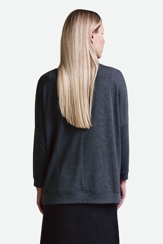 Cotton Candy Langarmshirt, Schnitt Regular in Schwarz