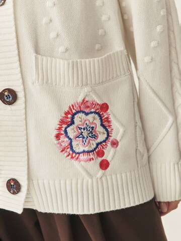 TATUUM Kampsun 'SLAVA', värv valge