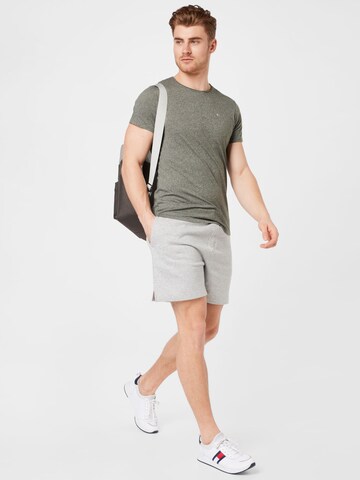 Tommy Jeans Regular Shorts in Grau