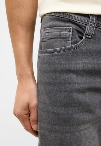 MUSTANG Slimfit Jeans in Schwarz