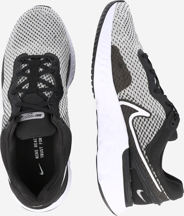 Scarpa da corsa 'React Miler 3' di NIKE in bianco