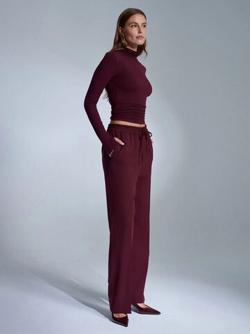 Dilvin Regular Pants in Red
