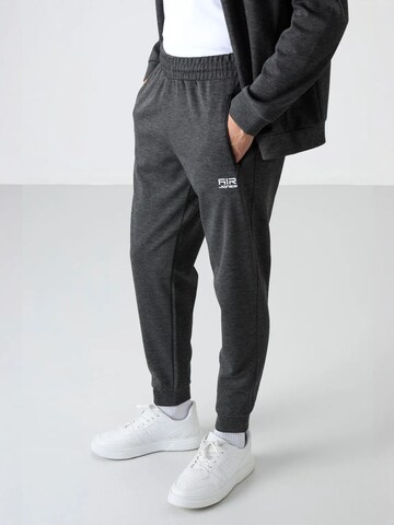 Tommy Life Sweat suit in Grey