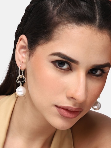 Boucles d'oreilles 'Teofila' SOHI en blanc : devant