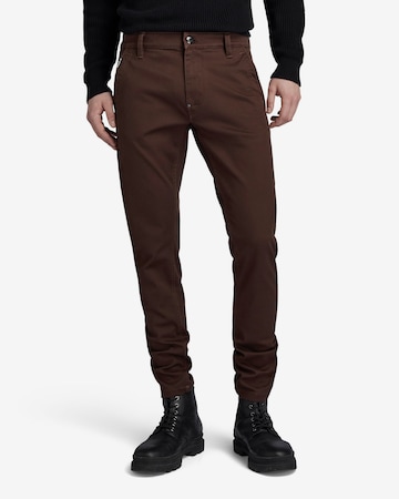 Skinny Pantalon chino G-Star RAW en marron : devant