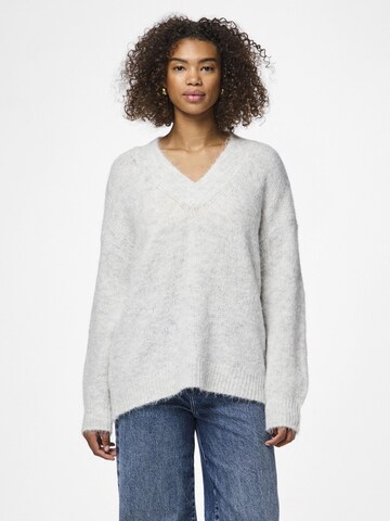 PIECES Pullover 'NADINA' in Grau: Vorderseite