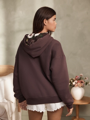 B by Ted Baker Свитшот в Коричневый
